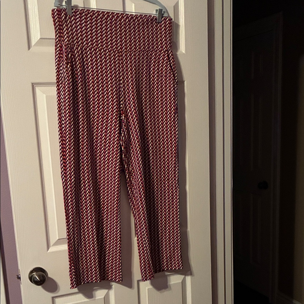 CAbi 5677 Red and White Geometric Cropped Pants